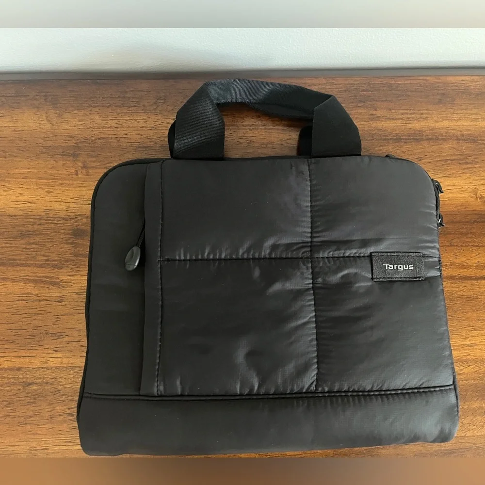 Targus Quilted Tablet Notebook Small‎ Case Sleeve EUC